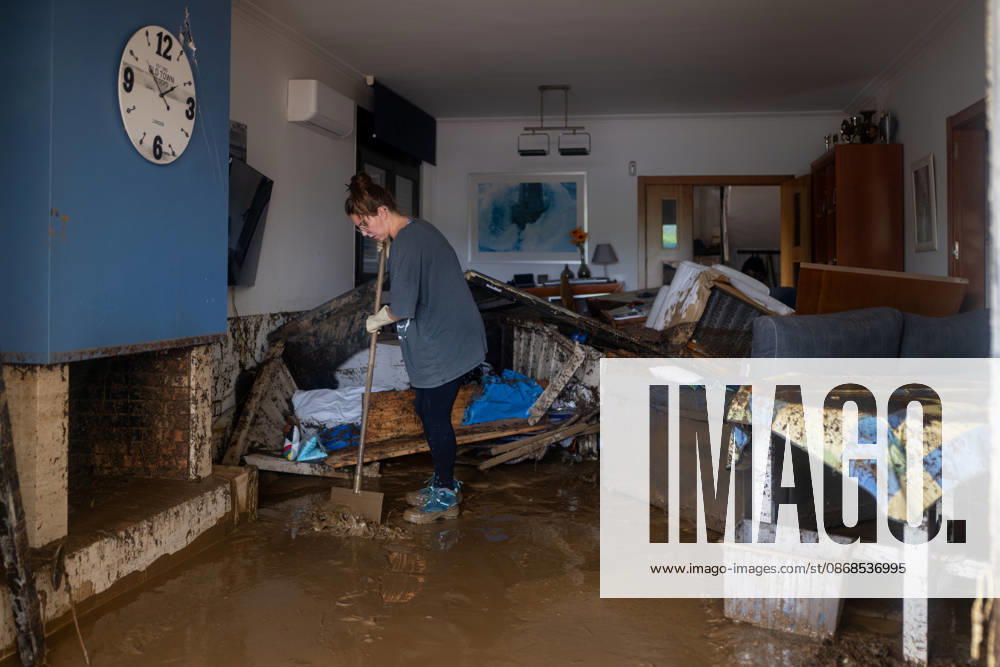 Heavy rains in Catalonia leave two dead and the Besòs River at risk of flooding. Residents clean up the mud that has accumulated in the streets and homes due to the torrential rains, on October 4, 2026, in Montornès del Vallès, Barcelona, Catalonia, Spain. The storm hitting Catalonia has left two people dead in the region. The president of the Generalitat, Salvador Illa, reported the death in Tordera of a 75-year-old man, who was at a campground and was reportedly struck by a collapsing wall. The second victim is a person who had been missing and was found in Montornès del Vallès. Emergency services are searching for another missing person in Riera de Pineda de Mar. The rains and storms have put eleven autonomous communities on alert this
