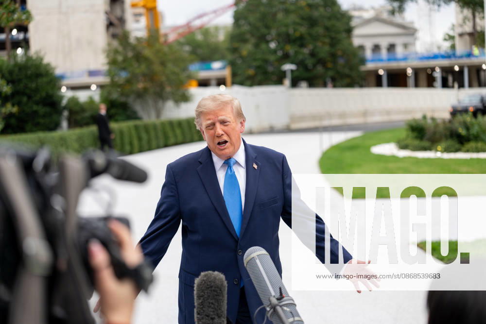 President Donald Trump departs the White House for a trip to Dayton, OH on October 3, 2026. Washington USA - ZUMAl312 20261003_znp_l312_015