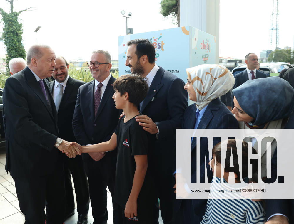 Turkish President Recep Tayyip Erdogan ISTANBUL, TURKIYE - OCTOBER 5: (---- - MANDATORY CREDIT - TURKISH PRESIDENCY MUSTAFA KAMACI HANDOUT - NO MARKETING NO ADVERTISING CAMPAIGNS - DISTRIBUTED AS A SERVICE TO CLIENTS----) Turkish President Recep Tayyip Erdogan greets AK Party Istanbul Provincial Chair Abdullah Ozdemir as he attends the AileFest held at Rami Library in Istanbul, Turkiye, on October 5, 2026. TUR Presidency Mustafa Kamaci Anadolu Istanbul Turkey. Editorial use only. Please get in touch for any other usage.