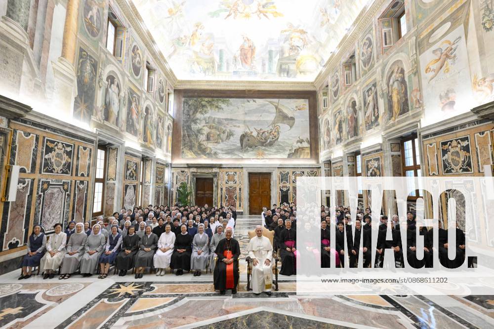 IPA89331631 - Italy, Rome, Vatican, October 5, 2026 Pope Leo XIV receives priests and nuns from Korea residing in Rome during a private audience at the Vatican. Photograph by VATICAN MEDIA Catholic Press Photo