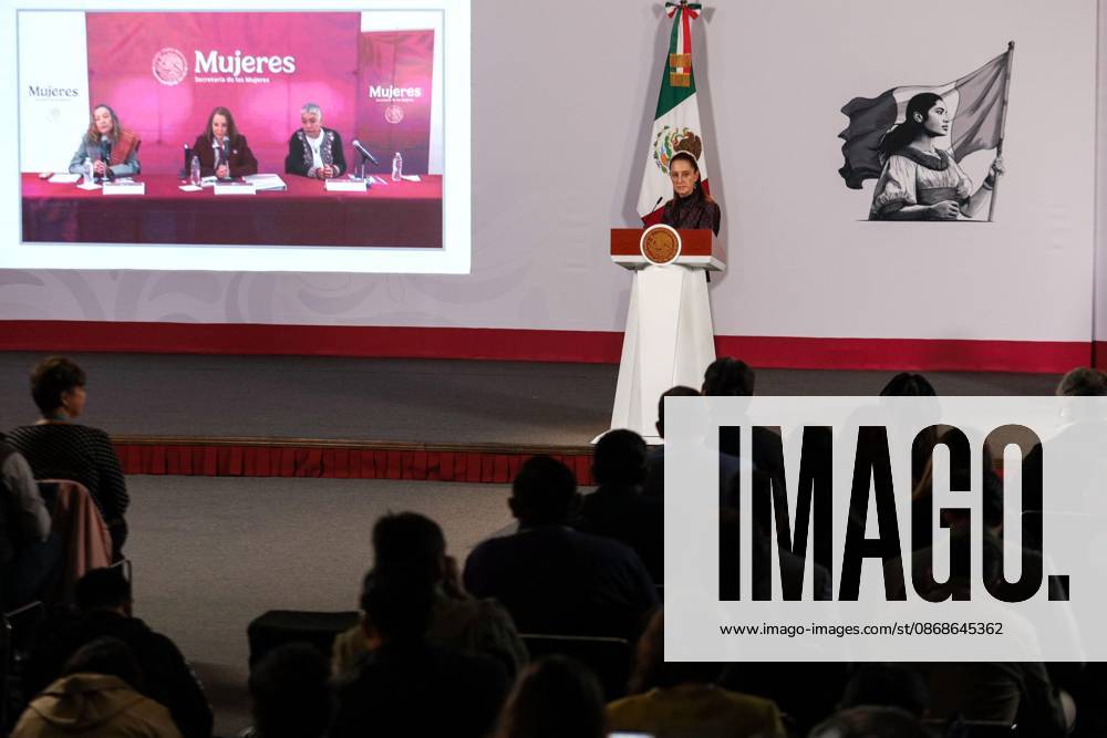 TO-45353- Ciudad de M& xe9;xico. 2026-10 -05. Claudia Sheinbaum Pardo, President of Mexico, during the daily morning press conference in the Treasury Room of the National Palace in Mexico City. Alejandro God& xcd;nez Clasos.com.mx - ZUMAcs4_ 20261005_faa_cs4_078