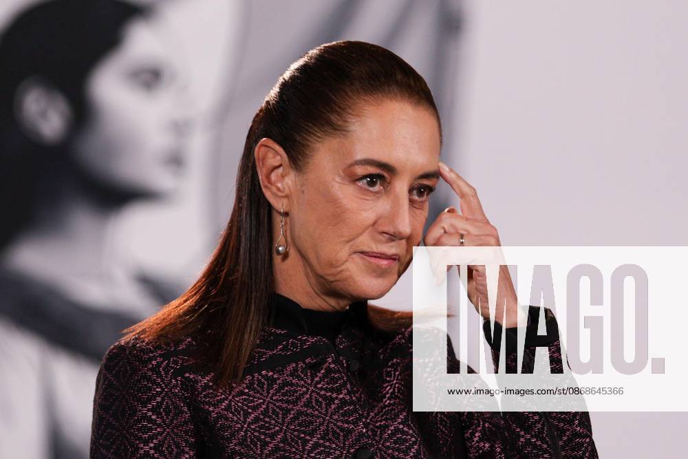 TO-45353- Ciudad de M& xe9;xico. 2026-10 -05. Claudia Sheinbaum Pardo, President of Mexico, during the daily morning press conference in the Treasury Room of the National Palace in Mexico City. Alejandro God& xcd;nez Clasos.com.mx - ZUMAcs4_ 20261005_faa_cs4_081