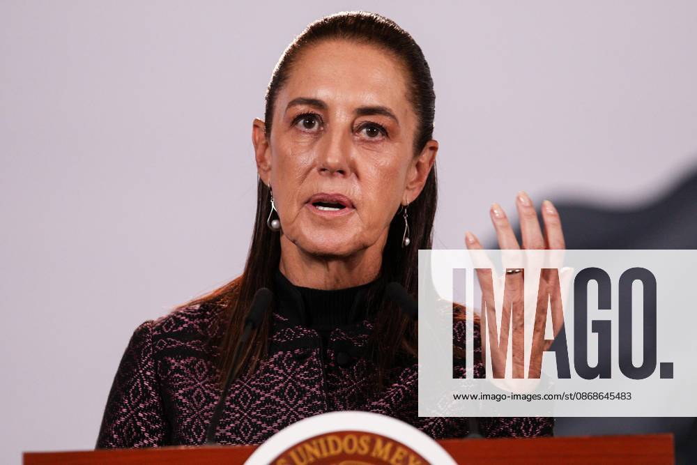 TO-45353- Ciudad de M& xe9;xico. 2026-10 -05. Claudia Sheinbaum Pardo, President of Mexico, during the daily morning press conference in the Treasury Room of the National Palace in Mexico City. Alejandro God& xcd;nez Clasos.com.mx - ZUMAcs4_ 20261005_faa_cs4_031