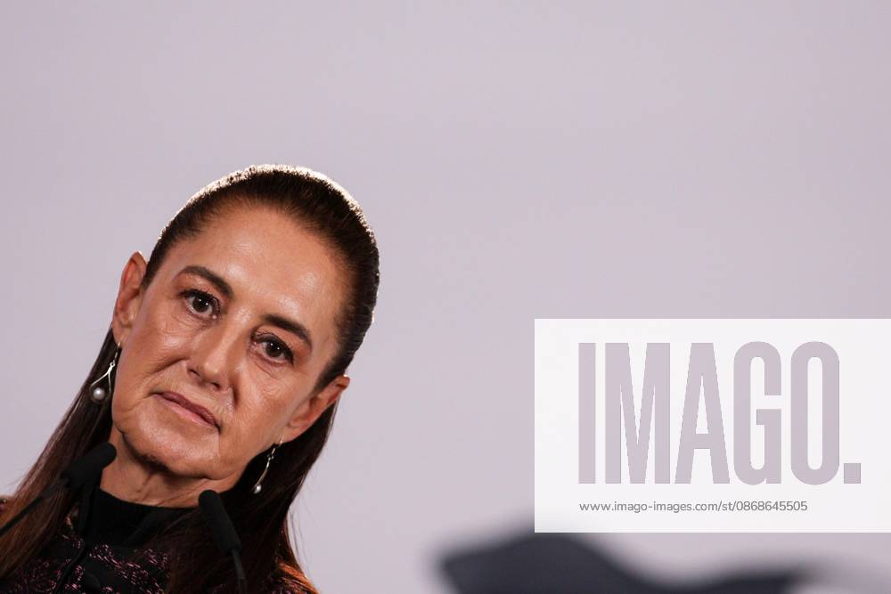 TO-45353- Ciudad de M& xe9;xico. 2026-10 -05. Claudia Sheinbaum Pardo, President of Mexico, during the daily morning press conference in the Treasury Room of the National Palace in Mexico City. Alejandro God& xcd;nez Clasos.com.mx - ZUMAcs4_ 20261005_faa_cs4_036