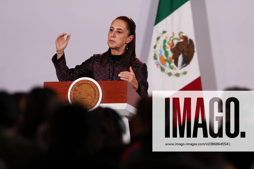 TO-45353- Ciudad de M& xe9;xico. 2026-10 -05. Claudia Sheinbaum Pardo, President of Mexico, during the daily morning press conference in the Treasury Room of the National Palace in Mexico City. Alejandro God& xcd;nez Clasos.com.mx - ZUMAcs4_ 20261005_faa_cs4_039