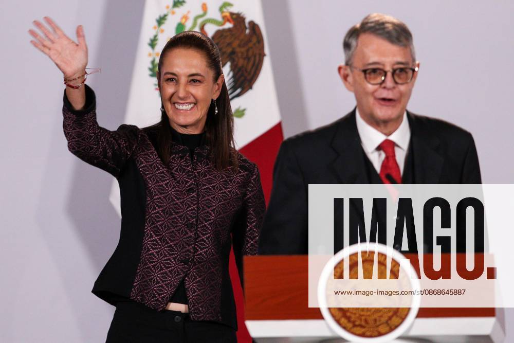 TO-45353- Ciudad de M& xe9;xico. 2026-10 -05. Claudia Sheinbaum Pardo, President of Mexico, during the daily morning press conference in the Treasury Room of the National Palace in Mexico City. Alejandro God& xcd;nez Clasos.com.mx - ZUMAcs4_ 20261005_faa_cs4_049