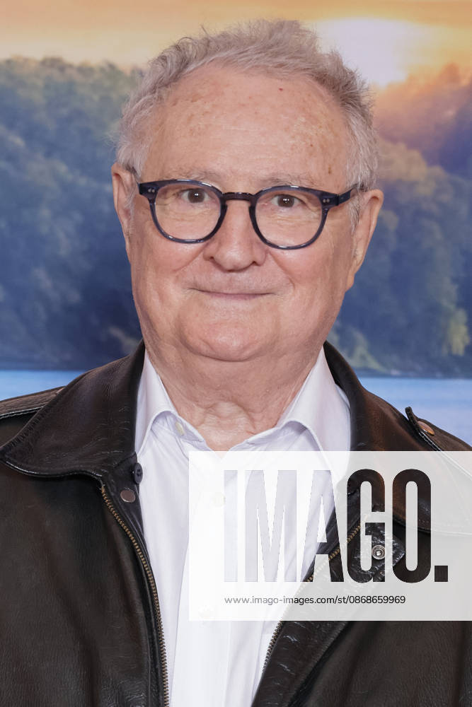 La Maison De Nos Reves Premiere - Paris Daniel Prévost attends the photocall for the premiere of La Maison De Nos Reves held at the Grand Rex Cinema in Paris, France on October 5, 2026. Photo by David Boyer ABACAPRESS.COM Paris France