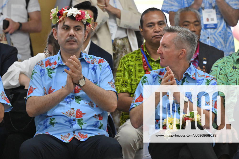 ANTHONY ALBANESE PRECOP MEETING, Türkiye s Minister for Climate Change Murat Kurum and Australias Minister for Climate Change Chris Bowen during a traditional welcome ceremony during the Pre-Cop31 meeting in Tuvalu, Tuesday, October 6, 2026. ( NO ARCHIVING Funafuti Tuvalu