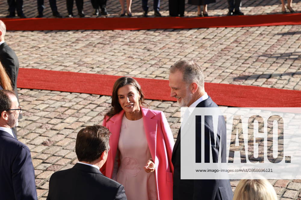 President ALEXANDER STUBB and his spouse SUZANNE INNES-STUBB welcome King FELIPE VI and Queen LETIZIA of Spain during the official welcoming ceremony marking the start of the royal couple s state visit to strengthen bilateral relations. Espoo Finland - ZUMAt172 20261006_zip_t172_001