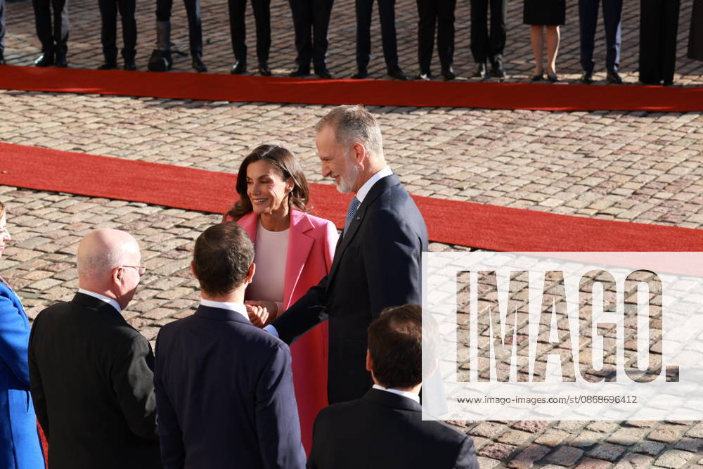 President ALEXANDER STUBB and his spouse SUZANNE INNES-STUBB welcome King FELIPE VI and Queen LETIZIA of Spain during the official welcoming ceremony marking the start of the royal couple s state visit to strengthen bilateral relations. Espoo Finland - ZUMAt172 20261006_zip_t172_009
