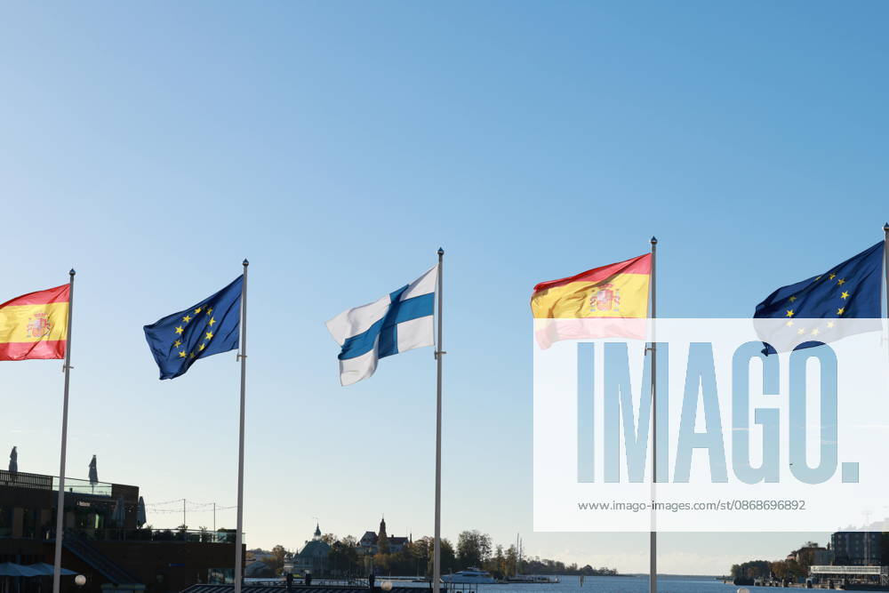 President ALEXANDER STUBB and his spouse SUZANNE INNES-STUBB welcome King FELIPE VI and Queen LETIZIA of Spain during the official welcoming ceremony marking the start of the royal couple s state visit to strengthen bilateral relations. Espoo Finland - ZUMAt172 20261006_zip_t172_018