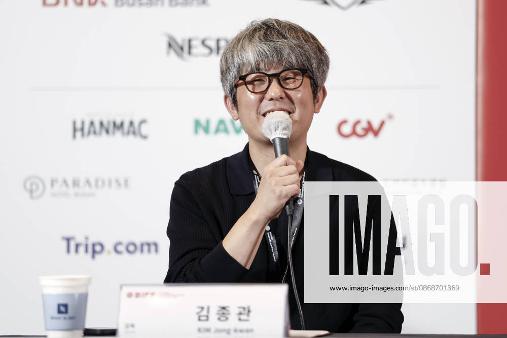 The Table: Day and Night cast at Busan International Film Festival South Korean film director Kim Jong-kwan speaks during a press conference for The Table: Day and Night, the opening film of the 31st Busan International Film Festival (BIFF), at the Busan Cinema Center in Busan, South Korea, on October 06, 2026. Busan South Korea