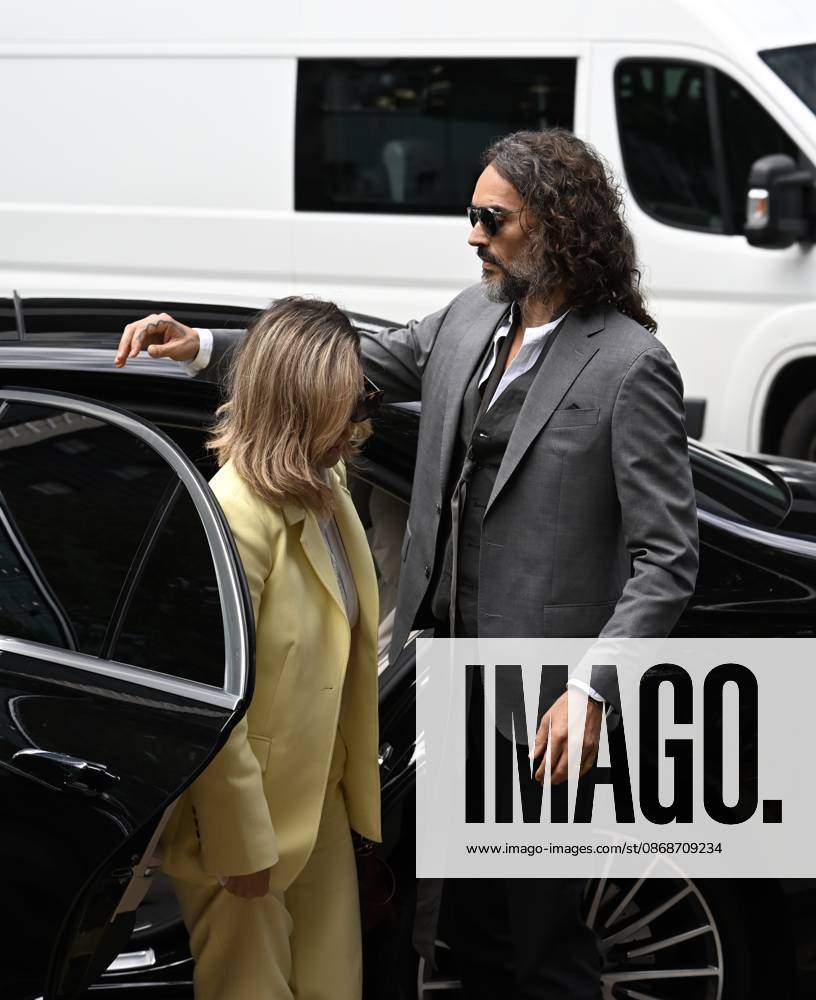 Russell Brand arrives at court for a preliminary hearing LONDON, UNITED KINGDOM - OCTOBER 6: British comedian and actor Russell Brand arrives at Southwark Crown Court for a preliminary hearing regarding rape and sexual assault charges in London, United Kingdom on October 6, 2026. Rasid Necati Aslim Anadolu London United Kingdom. Editorial use only. Please get in touch for any other usage.