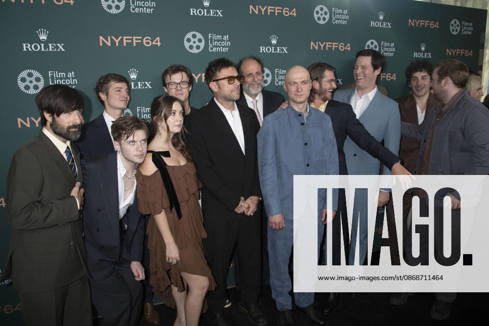 Billie Lourd, Damon Albarn, Yura Borisov, Luca Guadagnino, Andrew Garfield, Ike Barinholtz, Will Angus, and Will Price with the cast and crew at the premiere of the film *Artificial* at the 64th New York Film Festival at Alice Tully Hall in Lincoln Center, New York, October 5, 2026 Foto:xJ.xFuturexImagex artificial_6055