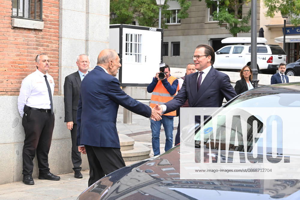 The Prado Museum Reopens the Queen Christina Sculpture Gallery with a Visit from Prince Daniel of Sweden The president of the Royal Board of Trustees of the Prado Museum, Javier Solana, welcomes Prince Daniel of Sweden for the reopening of the Queen Christina Sculpture Gallery on October 6, 2026, in Madrid, Spain. CELEBRITIES PRADO MUSEUM ROYALTY PRINCE José Madrid Madrid Spain