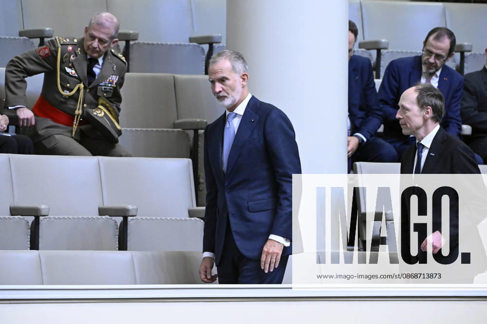 Spain s King Felipe (L) is seen with Speaker of the Finnish Parliament Jussi Halla-aho in the gallery of the parliament as he follows a plenary session in Helsinki, Finland, on October 6, 2026. Spain s King Felipe and Queen Letizia are on a two-day state visit to Finland. - HEIKKI SAUKKOMAA Helsinki Finland
