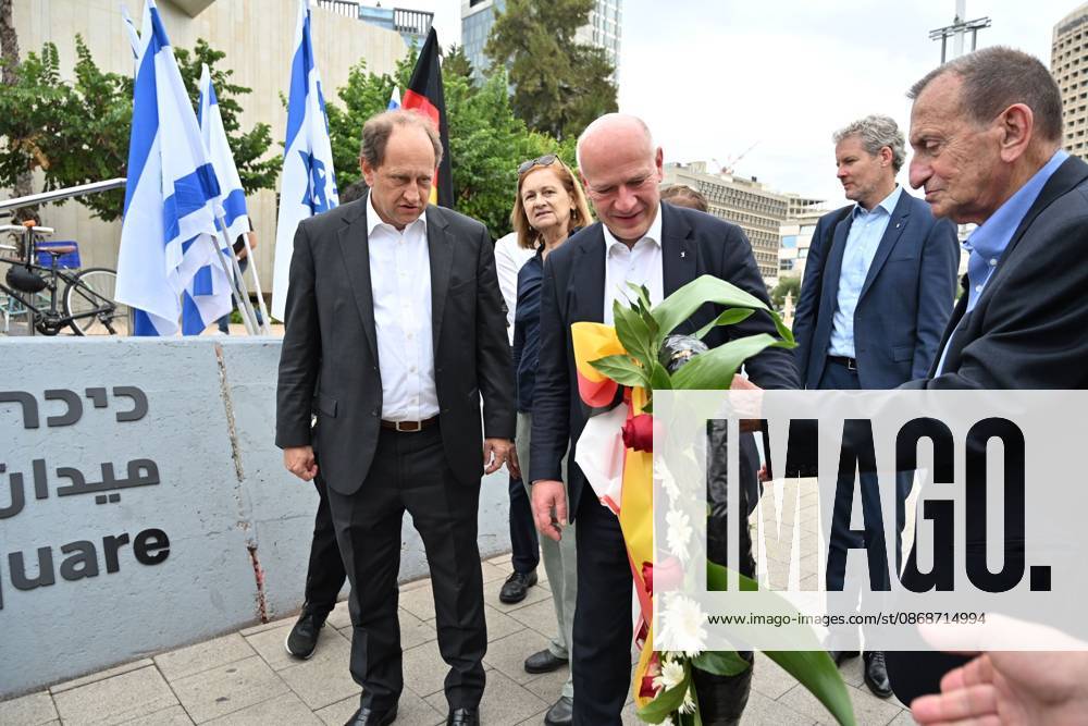 TEL AVIV, ISRAEL, OCTOBER 6, 2026: Tel Aviv-Yafo Mayor Ron Huldai, Berlin Governing Mayor Kai Wegner and German Ambassador to Israel Alexander Graf Lambsdorff lay a memorial wreath at Hostages Square in Tel Aviv ahead of the third anniversary of the October 7, 2023 attacks. Wegner is visiting Israel from October 6 to 8 for meetings and commemorative events aimed at strengthening ties between Berlin and Tel Aviv. Tel Aviv Israel - ZUMAq101 20261006_zna_q101_001