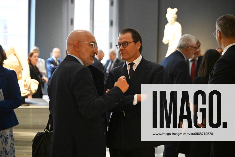 The Prado Museum Reopens the Queen Christina Sculpture Gallery with a Visit by Prince Daniel of Sweden Prince Daniel of Sweden during his visit to the Queen Christina Sculpture Gallery at the Prado Museum on October 6, 2026, in Madrid, Spain CELEBRITIES PRADO MUSEUM ROYALTY PRINCE José Madrid Madrid Spain