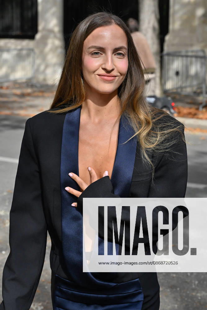 PFW Christopher Esber Outside Arrivals Carla Ginola arriving at Christopher Esber show during Paris Fashion Week, in Paris, France on 6 October 2026. Photo by Julien Reynaud APS-Medias ABACAPRESS.COM Paris France