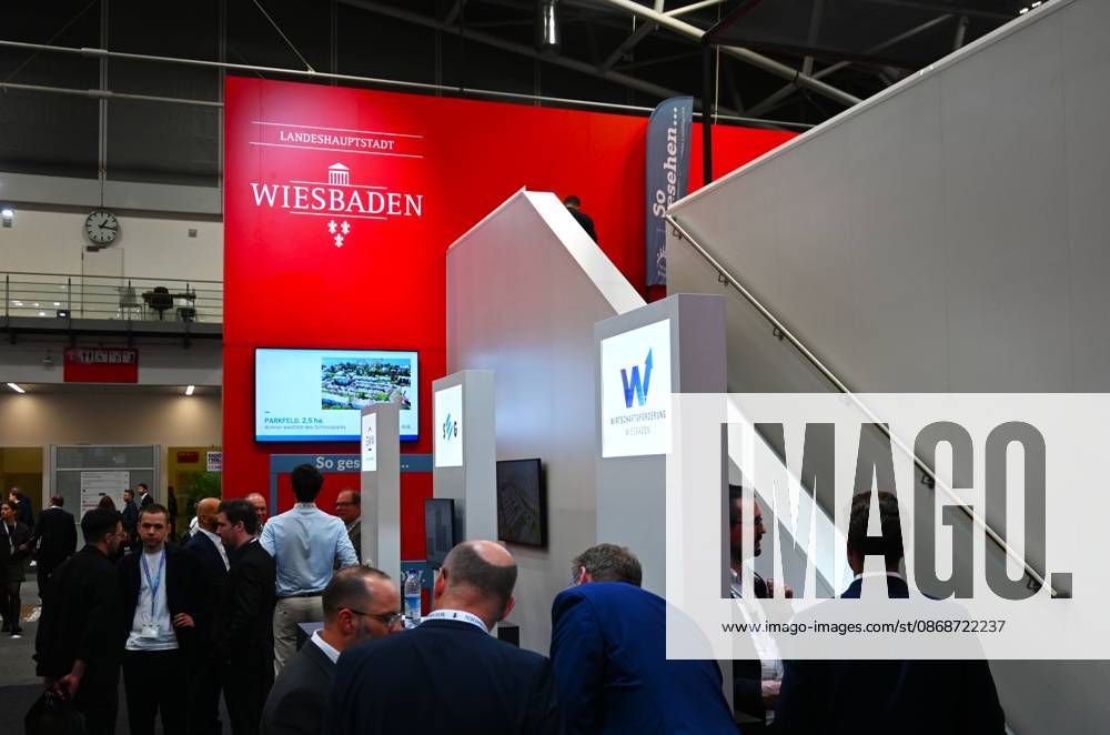 EXPO REAL 2026 is currently taking place at the Messe München exhibition grounds. It is Europe’s largest international trade fair for real estate, investment, and infrastructure. Photo: Exhibition booth of the state capital of Wiesbaden