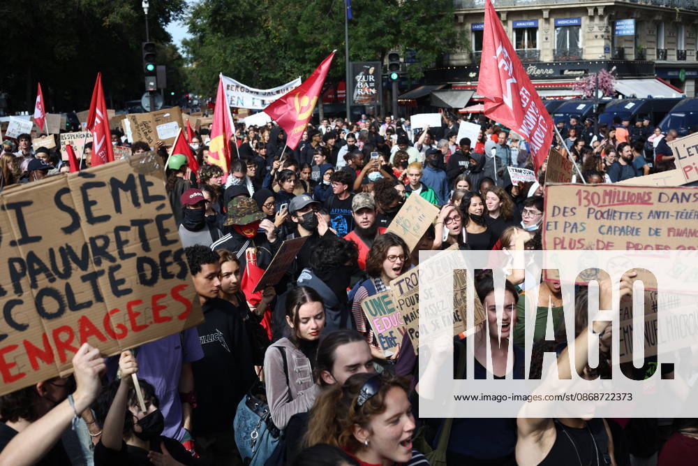 Student Demonstration - Paris Students are gathering at Gare de Lyon to protest against the current state of public education, once again, on October 6, 2026, in Paris, France. Today’s march is planned to go from Gare de Lyon to Place de la République. Photo by Raphael Lafargue ABACAPRESS.COM Paris France