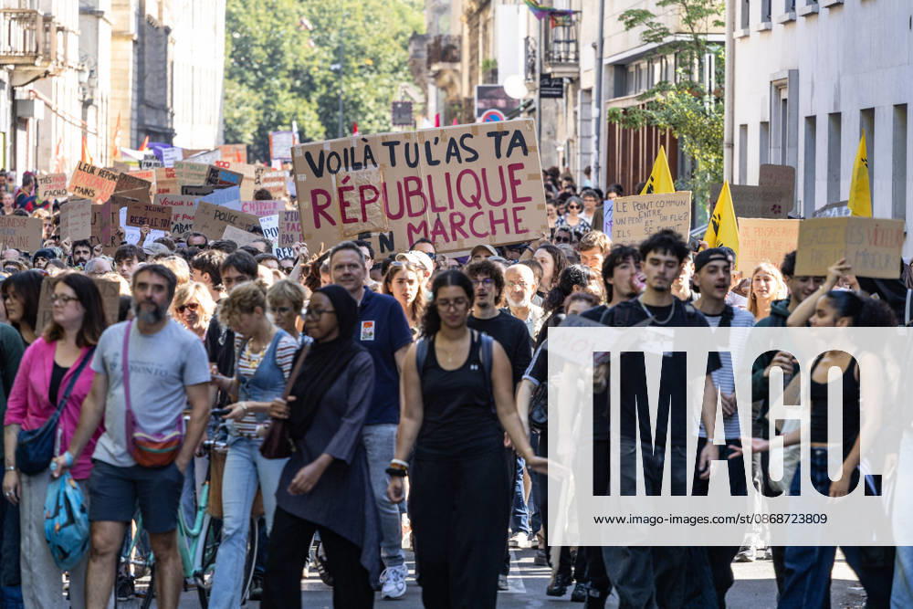 Students Demonstration Over Education Conditions - Bordeaux High school students demonstrate in the streets during a nationwide mobilization calling for more resources and improved conditions in school, in Bordeaux, France, on October 6, 2026. Photo by Margot Le Gonidec ABACAPRESS.COM Bordeaux France