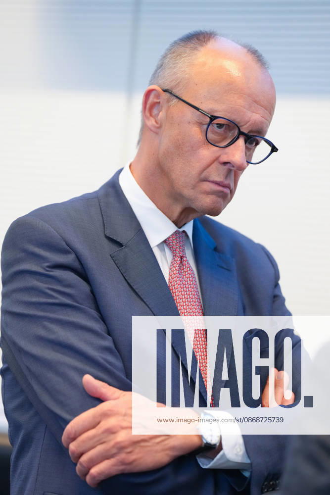 Opening photos from the CDU parliamentary group meeting: Chancellor Friedrich Merz of the CDU at the start of the parliamentary group meeting of the CDU CSU parliamentary group in the German Bundestag, Berlin, October 6, 2026, Berlin, Berlin, Germany