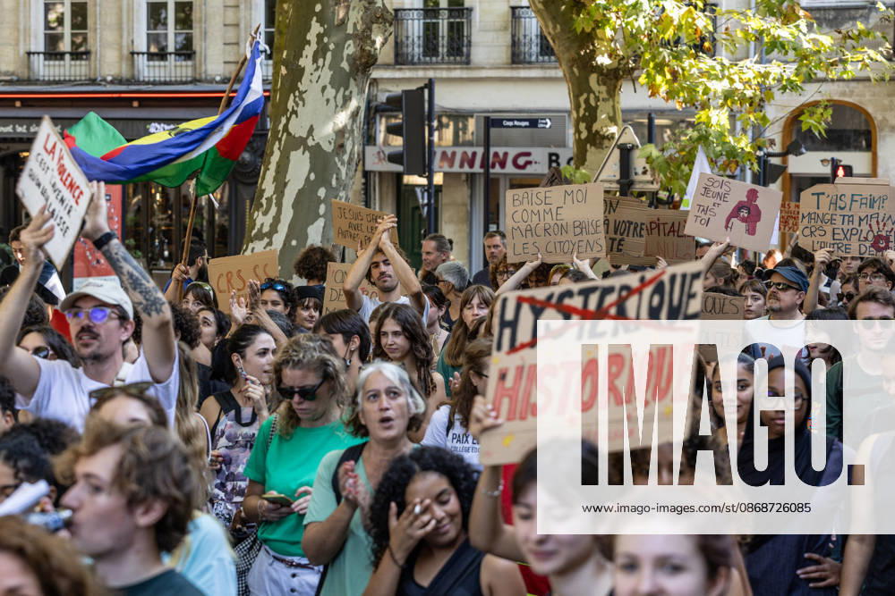 Students Demonstration Over Education Conditions - Bordeaux High school students demonstrate in the streets during a nationwide mobilization calling for more resources and improved conditions in school, in Bordeaux, France, on October 6, 2026. Photo by Margot Le Gonidec ABACAPRESS.COM Bordeaux France