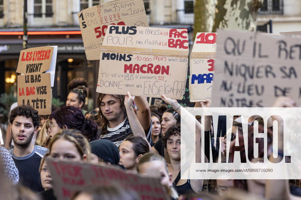 Students Demonstration Over Education Conditions - Bordeaux High school students demonstrate in the streets during a nationwide mobilization calling for more resources and improved conditions in school, in Bordeaux, France, on October 6, 2026. Photo by Margot Le Gonidec ABACAPRESS.COM Bordeaux France