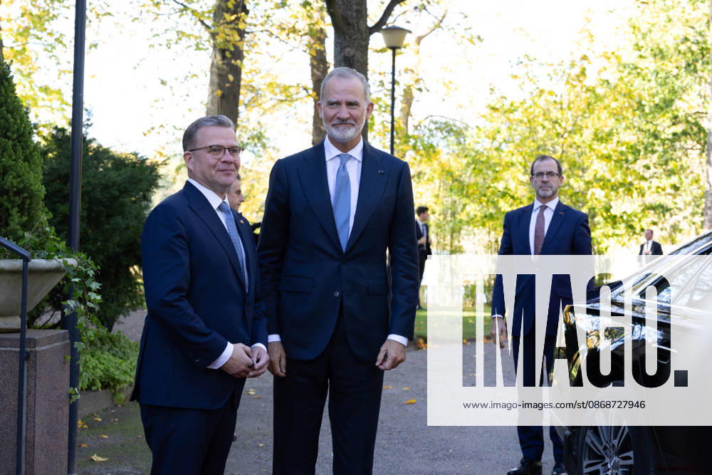 King FELIPE VI of Spain is welcomed by Finnish Prime Minister PETTERI ORPO at the Prime Minister s official residence during the King s state visit to Finland. Helsinki Finland - ZUMAt172 20261006_zip_t172_052
