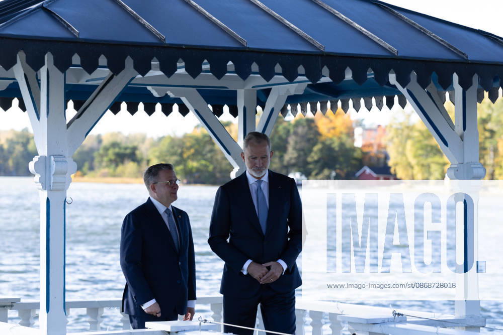 King FELIPE VI of Spain is welcomed by Finnish Prime Minister PETTERI ORPO at the Prime Minister s official residence during the King s state visit to Finland. Helsinki Finland - ZUMAt172 20261006_zip_t172_058