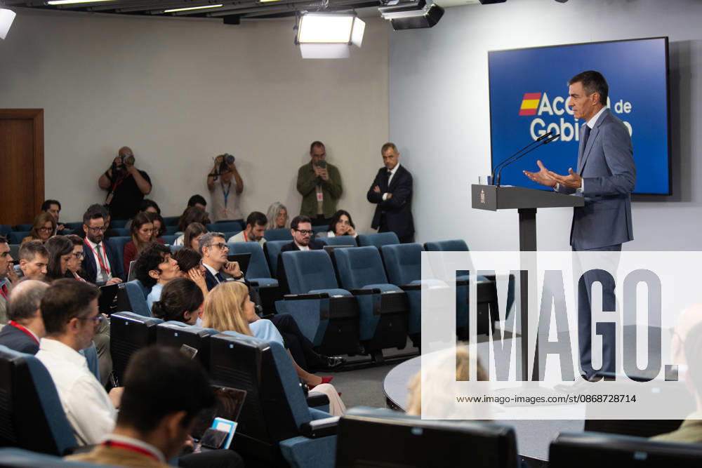 IPA89366906 - MADRID, SPAIN. October 6, 2026. Spanish Prime Minister Pedro Sanchez during a press conference at the Moncloa, one day after announcing new early general elections for November 29.