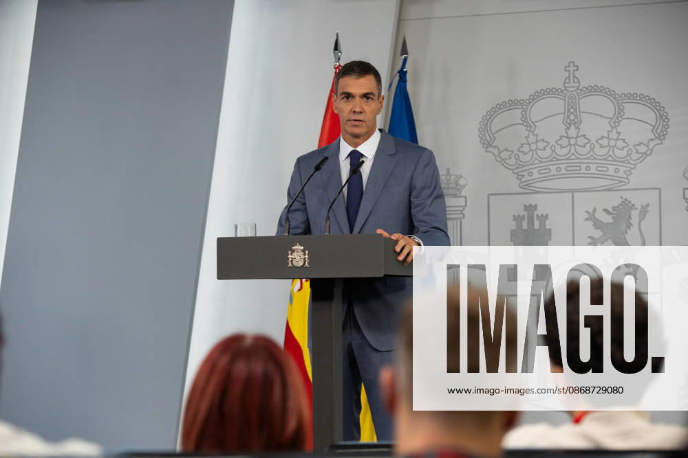 IPA89366895 - MADRID, SPAIN. October 6, 2026. Spanish Prime Minister Pedro Sanchez during a press conference at the Moncloa, one day after announcing new early general elections for November 29.