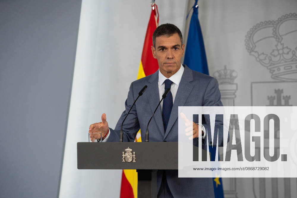 IPA89366897 - MADRID, SPAIN. October 6, 2026. Spanish Prime Minister Pedro Sanchez during a press conference at the Moncloa, one day after announcing new early general elections for November 29.