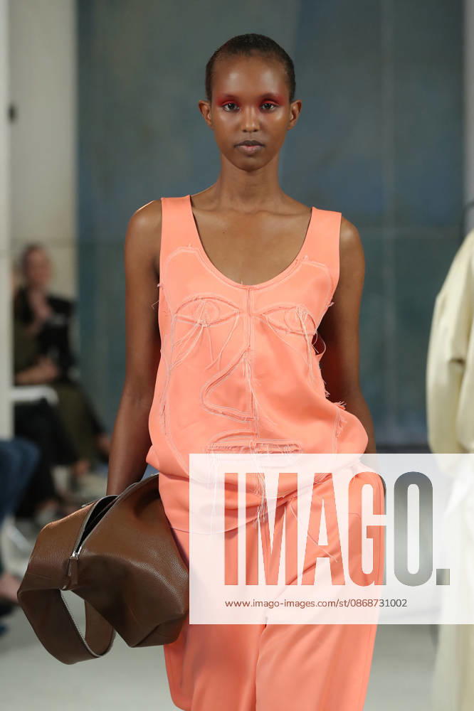 PFW - Litkovska Runway A model walks the runway during the Litkovska Womenswear Spring Summer 2027 show as part of the Paris Fashion Week on October 6, 2026 in Paris, France. Photo by Alain-Gil Gonzalez ABACAPRESS.COM Paris France