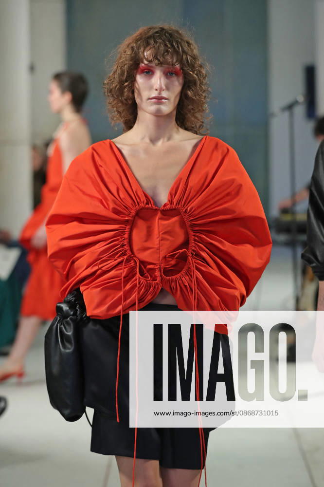 PFW - Litkovska Runway A model walks the runway during the Litkovska Womenswear Spring Summer 2027 show as part of the Paris Fashion Week on October 6, 2026 in Paris, France. Photo by Alain-Gil Gonzalez ABACAPRESS.COM Paris France