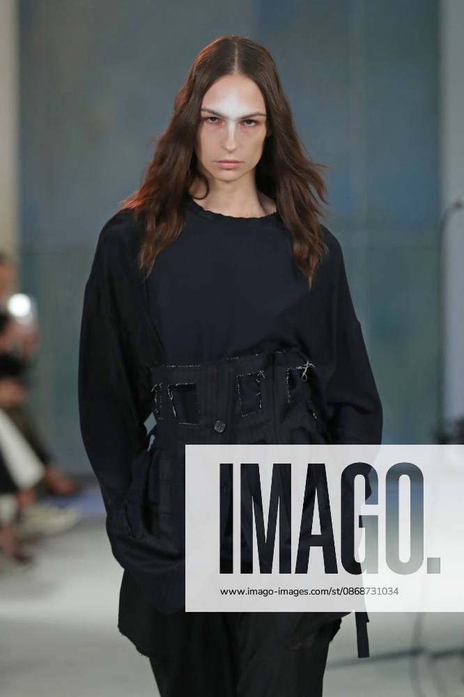 PFW - Litkovska Runway A model walks the runway during the Litkovska Womenswear Spring Summer 2027 show as part of the Paris Fashion Week on October 6, 2026 in Paris, France. Photo by Alain-Gil Gonzalez ABACAPRESS.COM Paris France