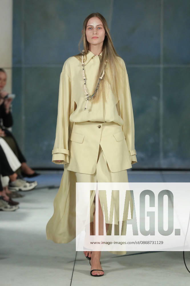 PFW - Litkovska Runway A model walks the runway during the Litkovska Womenswear Spring Summer 2027 show as part of the Paris Fashion Week on October 6, 2026 in Paris, France. Photo by Alain-Gil Gonzalez ABACAPRESS.COM Paris France
