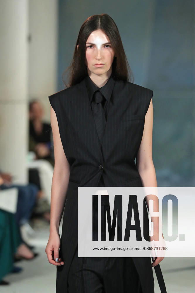 PFW - Litkovska Runway A model walks the runway during the Litkovska Womenswear Spring Summer 2027 show as part of the Paris Fashion Week on October 6, 2026 in Paris, France. Photo by Alain-Gil Gonzalez ABACAPRESS.COM Paris France