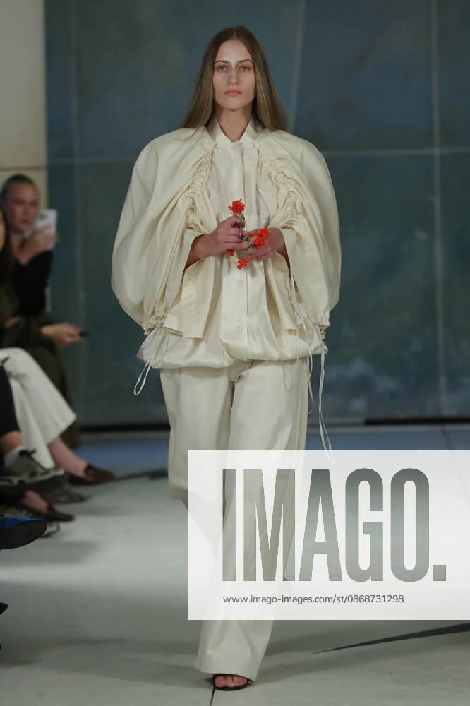 PFW - Litkovska Runway A model walks the runway during the Litkovska Womenswear Spring Summer 2027 show as part of the Paris Fashion Week on October 6, 2026 in Paris, France. Photo by Alain-Gil Gonzalez ABACAPRESS.COM Paris France