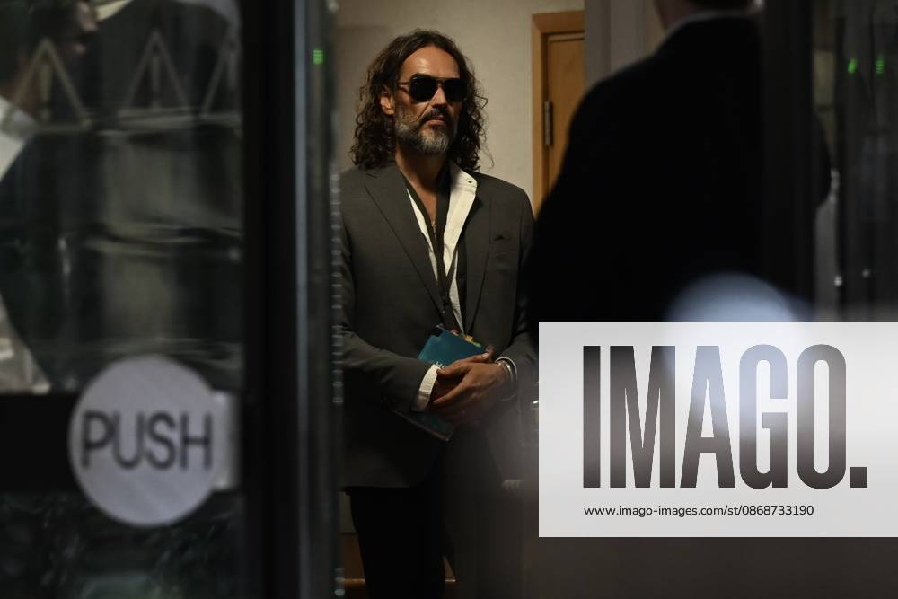 Russell Brand and his wife leave court in London LONDON, UNITED KINGDOM - OCTOBER 6: British comedian Russell Brand leaves Southwark Crown Court with his wife, Laura Brand (not seen), following a preliminary hearing related to rape and sexual assault allegations against him in London, United Kingdom, on October 6, 2026. Rasid Necati Aslim Anadolu London United Kingdom. Editorial use only. Please get in touch for any other usage.
