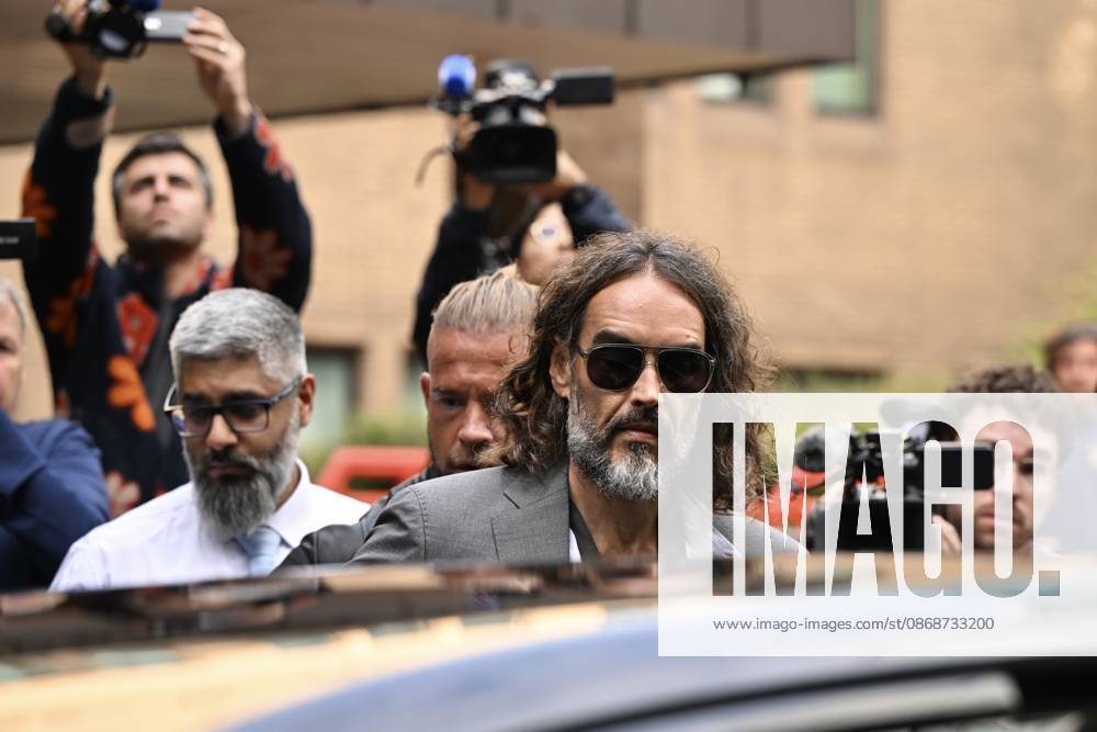 Russell Brand and his wife leave court in London LONDON, UNITED KINGDOM - OCTOBER 6: British comedian Russell Brand leaves Southwark Crown Court with his wife, Laura Brand (not seen), following a preliminary hearing related to rape and sexual assault allegations against him in London, United Kingdom, on October 6, 2026. Rasid Necati Aslim Anadolu London United Kingdom. Editorial use only. Please get in touch for any other usage.