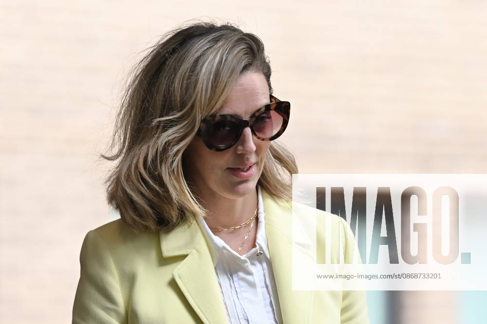 Russell Brand and his wife leave court in London LONDON, UNITED KINGDOM - OCTOBER 6: British comedian Russell Brand (not seen) leaves Southwark Crown Court with his wife, Laura Brand, following a preliminary hearing related to rape and sexual assault allegations against him in London, United Kingdom, on October 6, 2026. Rasid Necati Aslim Anadolu London United Kingdom. Editorial use only. Please get in touch for any other usage.