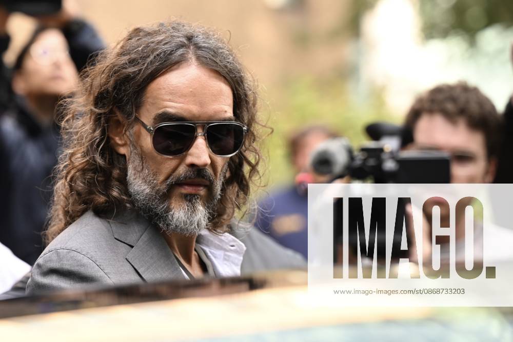Russell Brand and his wife leave court in London LONDON, UNITED KINGDOM - OCTOBER 6: British comedian Russell Brand leaves Southwark Crown Court with his wife, Laura Brand (not seen), following a preliminary hearing related to rape and sexual assault allegations against him in London, United Kingdom, on October 6, 2026. Rasid Necati Aslim Anadolu London United Kingdom. Editorial use only. Please get in touch for any other usage.