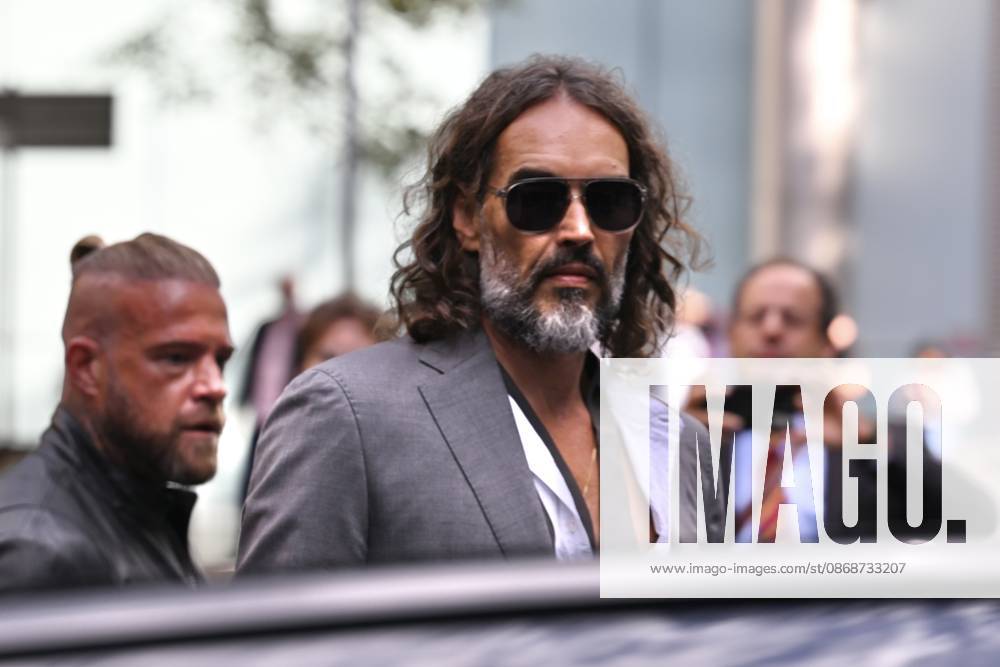Russell Brand and his wife leave court in London LONDON, UNITED KINGDOM - OCTOBER 6: British comedian Russell Brand leaves Southwark Crown Court with his wife, Laura Brand (not seen), following a preliminary hearing related to rape and sexual assault allegations against him in London, United Kingdom, on October 6, 2026. Rasid Necati Aslim Anadolu London United Kingdom. Editorial use only. Please get in touch for any other usage.