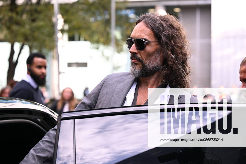 Russell Brand and his wife leave court in London LONDON, UNITED KINGDOM - OCTOBER 6: British comedian Russell Brand leaves Southwark Crown Court with his wife, Laura Brand (not seen), following a preliminary hearing related to rape and sexual assault allegations against him in London, United Kingdom, on October 6, 2026. Rasid Necati Aslim Anadolu London United Kingdom. Editorial use only. Please get in touch for any other usage.