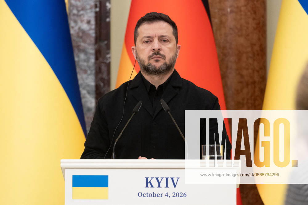 Ukrainian President Volodymyr Zelenskyy welcomed German Chancellor Friedrich Merz to Kyiv, on October 4, 2026. They discussed strengthening Ukraine’s defense and providing additional funding for energy infrastructure as winter approaches. Friedrich Merz emphasized that Germany continues to support Ukraine and the Ukrainian people, and that it will continue to do so until the end of the war. The meeting focused primarily on defense aid. Friedrich Merz announced a new comprehensive support program worth more than 1.3 billion euros. The head of state thanked him for this major gesture of support during this particularly difficult time for Ukraine. Ukrainian President Volodymyr Zelenskyy received German Chancellor Friedrich Merz in Kyiv on Oct