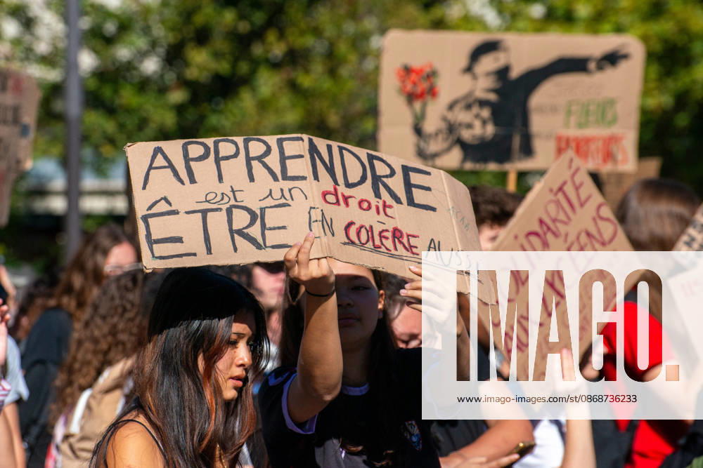 Student Demonstration - Paris Tens of thousands of high school students marched from République to Nation, protesting the lack of staff and resources, class sizes deemed too large, the condition of certain school buildings, and the Parcoursup college admissions system. A coalition of National Education unions—including the FSU, CGT, FO, CFDT, Unsa, Sud, and Solidaires—joined the protest, on October 6, 2026, in Paris, France. Photo by Denis Prezat ABACAPRESS.COM Paris France