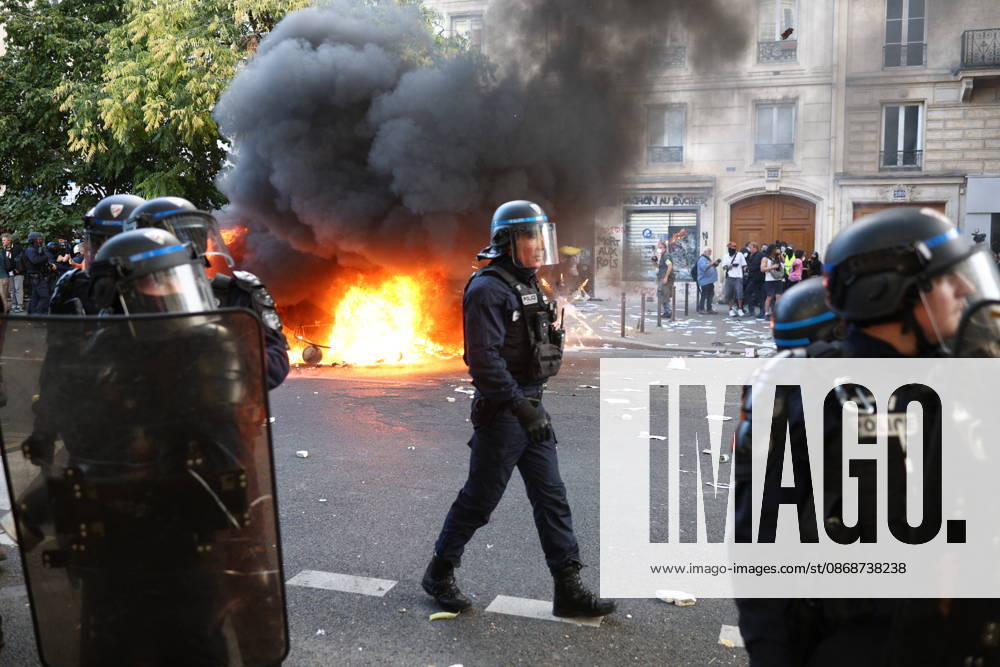 Student Demonstration - Paris Clashes on the sidelines of the students protest against the current state of public education, once again, on October 6, 2026, in Paris, France. They demand more resources for the national education system, and raise against the far right party - le Rassemblement National. Photo by Raphael Lafargue ABACAPRESS.COM Paris France