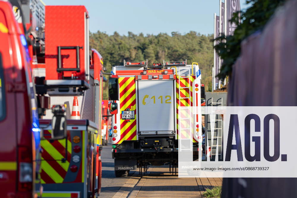 Machine Fire in Warehouse Causes Heavy Smoke; Company Building Evacuated On Tuesday, October 6, 2026, a machine fire broke out in Alzenau in the Aschaffenburg district. The fire started in the electrical system of a machine and caused heavy smoke to fill the warehouse and offices.